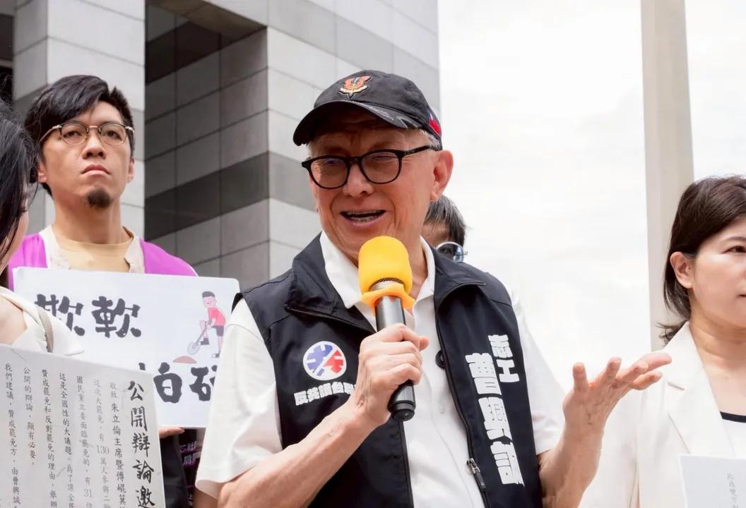 讚沈伯洋像媽祖遶境!曹興誠:展現菩薩精神