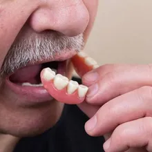 中央停止補助中低收老人假牙 專家:嚴重程度超過衛福部評估