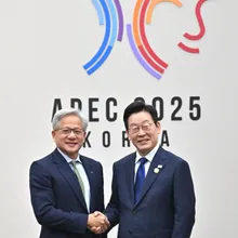 打造AI同盟!李在明接見黃仁勳 輝達將供韓逾26萬AI晶片