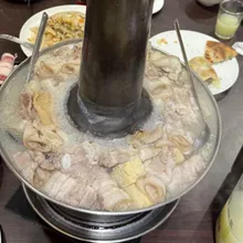 沙茶醬、豆瓣醬都是地雷!營養師曝火鍋沾醬「高鈉元兇」