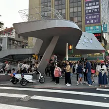 捷運中山站驚傳「鞭炮聲」　北捷：空壓機異音非安全問題