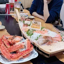 批沖繩吃海鮮超盤！　楊繡惠一家人一餐豪吃2萬多傻眼