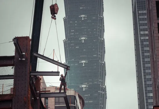 年關缺錢!勞保紓困貸款首日湧2.87萬件申請「借逾28億」