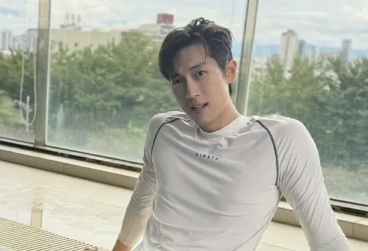 粿王戀後罕曝近況...范姜彥豐秀冰塊腹肌！嘆：面對現實修補自我