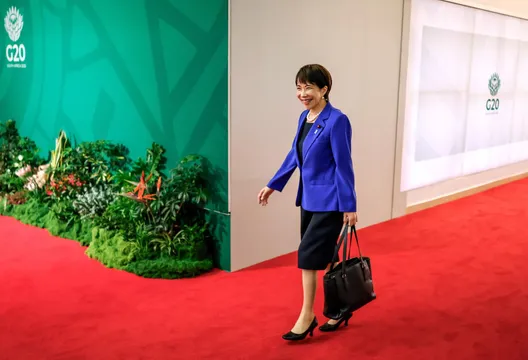 「早苗穿搭」再掀話題！日媒揭她鞋子「國會B1商店」買　3千很親民