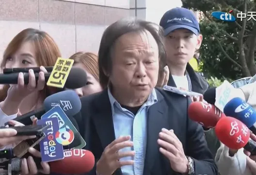 內政部禁小紅書1年　王世堅嘆：犧牲台灣引以為傲的民主自由