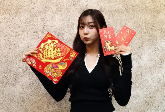 專訪/啦啦隊「女帝」睦那京過年必吃年糕湯　朴淡備最推釜山走春