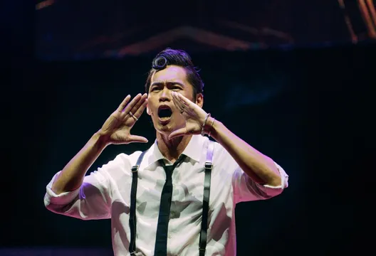 黃鐙輝音樂劇演一半突失控！淚崩哭到唱不出來　被虧「高級情勒」