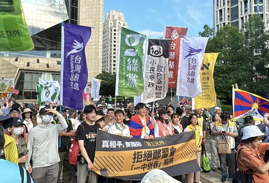 不賣軍火的是美國!粉專酸爆青鳥上街:要找誰怒吼
