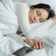 挪威研究推翻「睡不飽釀大腦萎縮、失智」！顛覆學界理論