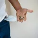 吃粥配罐頭苦存50萬！父母「一句話」存款歸零　他淚嘆：窮小孩好難活...