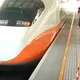 月台旅客突衝向列車！高鐵急煞幸無傷亡　延誤30分鐘