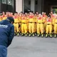 高雄特搜隊回家了！陳其邁親自迎接鞠躬　宣布公假補休2天：好好休息