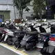 停車格畫在人行道！　她「直接騎上去」秒被罰600元