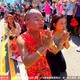 影/白沙屯媽祖赴竹北贊境！「粉紅超跑」停駕吊車大王豪宅賜福