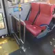 影/公車開戰！基隆女「拖鞋猛打」76歲老翁　警一查竟是通緝犯