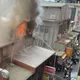 羅東民生市場旁鐵皮屋突燃大火　黑煙竄天幸無傷亡