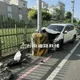 台南轎車失控撞電線桿！車頭撞爛　4傷送醫1命危