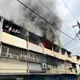 影/台南透天厝頂樓「火光沖天」！5戶遭波及　幸無人傷亡