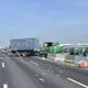 影/國1煉獄！「二氯乙烷」罐車4追撞4傷　紫爆20公里