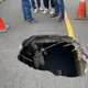 影/新莊復興路一段驚見「2公尺深天坑」　路基全掏空