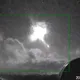 影/日福島驚現天文奇景!巨大火球劃過夜空 研判隕石已墜落山區