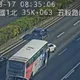 國道1號「客運出事」！上班時間追撞占中內線