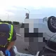 疑精神不濟！國1民雄段轎車「連撞兩側護欄」　慘翻路中