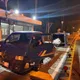 爆胎猛撞護欄！國1岡山貨車翻覆「解體」　車斗脫離噴飛