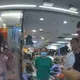 電眼女主播為20元變奧客！大鬧士林夜市鞋店「硬殺價還要提告」