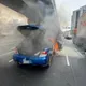 影/桃園中壢「車輛街頭狂燃」！烈焰黑煙「遮住半條路」