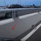 影/淡江大橋通車不到1小時! 後方騎士搶道硬擠險擦撞