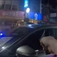 影/宜蘭凌志男逆向狠撞「拔槍警」 躲超商就逮畫面曝