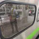台鐵區間車驚傳旅客持鎚敲窗逃逸!人員緊急封閉車廂
