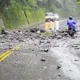 影/差一秒遭活埋!台14線廬山段大山崩 駕駛智取死神救全家