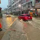 南投晚間大雷雨狂炸!市區積水、山路落石 下班尖峰用路人哀號
