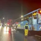 影/基隆暖暖公車自撞安全安全島 7乘客受傷送醫
