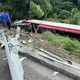 影/國1斗南段半聯結車爆胎翻落邊坡 駕駛奇蹟無傷