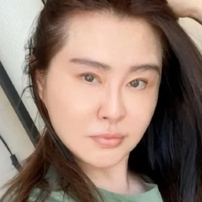 認了曾患憂鬱症!58歲王祖賢罕露面「雙眼腫脹」 首鬆口22年前引退原因