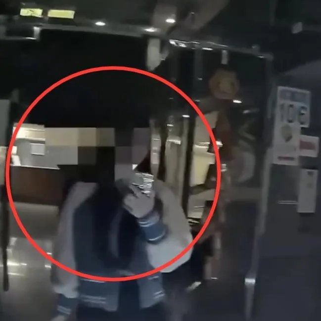 影/北市女酒醉搭小黃不付錢 出手襲警遭逮送辦