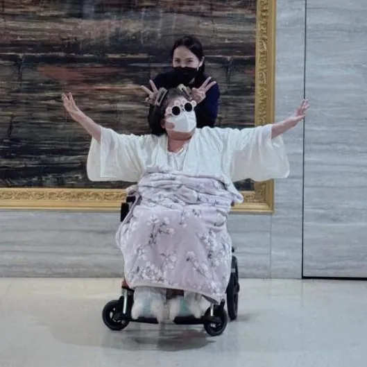 陳文茜抗癌打超高劑量類固醇 自嘲「醜到變形才能放下」近照令人心疼