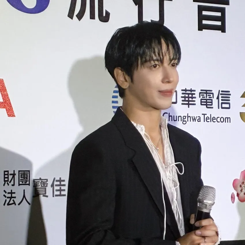 鄭容和小巨蛋同台J.Sheon!秀中文「土味情話」狂撩粉絲