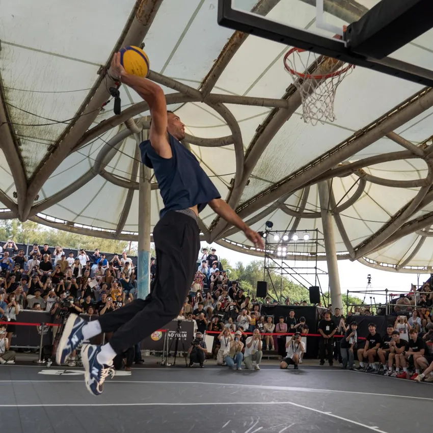 巨星蒞臨桃園!NBA球星拉文大秀暴扣 竹圍漁港沸騰了