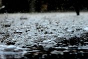 週一「共伴效應」發威！3縣市雨勢最猛烈　氣象局：別因颱風沒來就輕忽