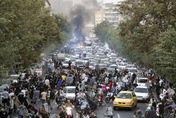伊朗反政府示威延燒 傳女學生遭毆後身亡
