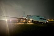 大韓航空證實「班機衝出跑道」！3度試降菲律賓機場　居民聽巨響嚇：很多尖叫聲
