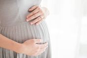 為孩子忍痛2個月！孕婦腹痛以為便秘　醫檢查驚：膽囊癌末期剩六個月生命