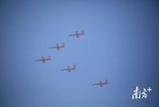珠海航展首支飛行表演隊來了！「紅鷹」準備3套方案炫技藍天