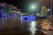 【影】澳洲東南部降暴雨　24小時狂倒1個月雨量釀洪災