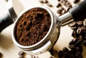咖啡渣竟能變「減脂神物」！6美容功效曝光：消除黑眼圈、減少脂肪